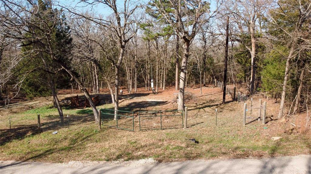 407, 411 Long Shadow Property Photo