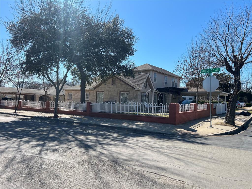 2702 Sharon Street Property Photo