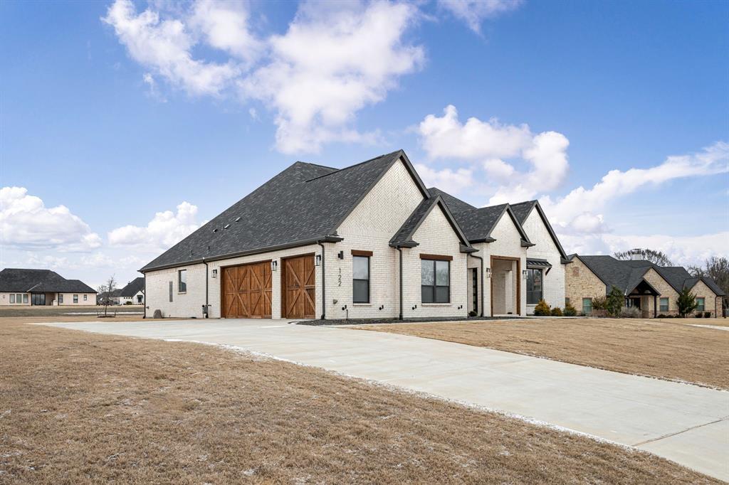 122 Delano Court Property Photo 24