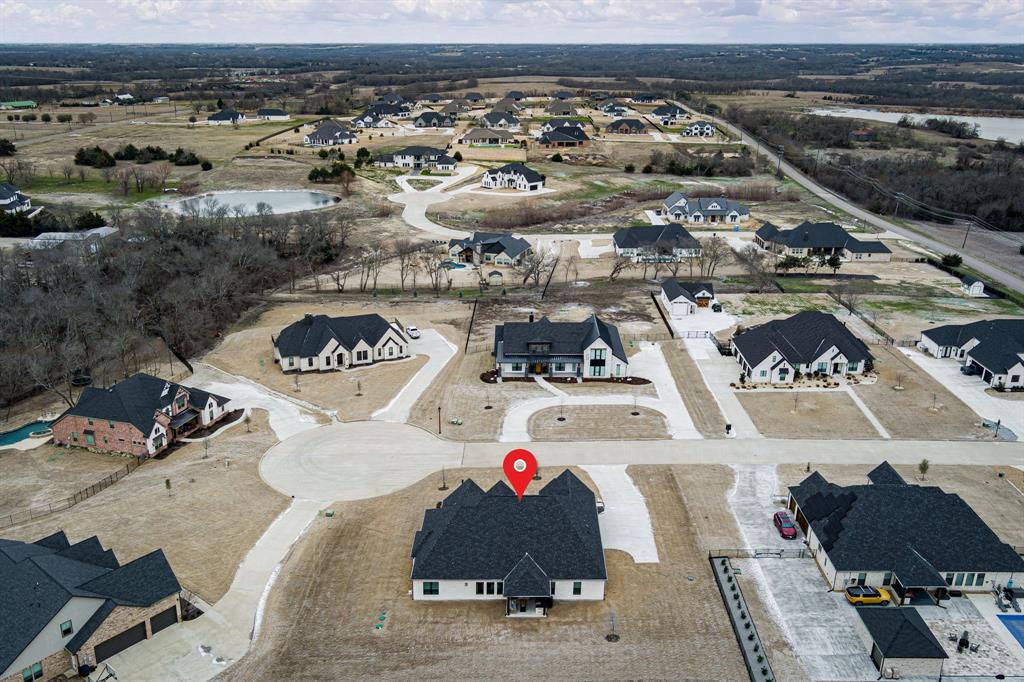 122 Delano Court Property Photo 32