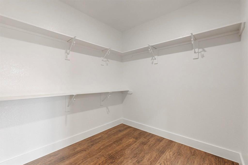 204 County Road 1001 Property Photo 21
