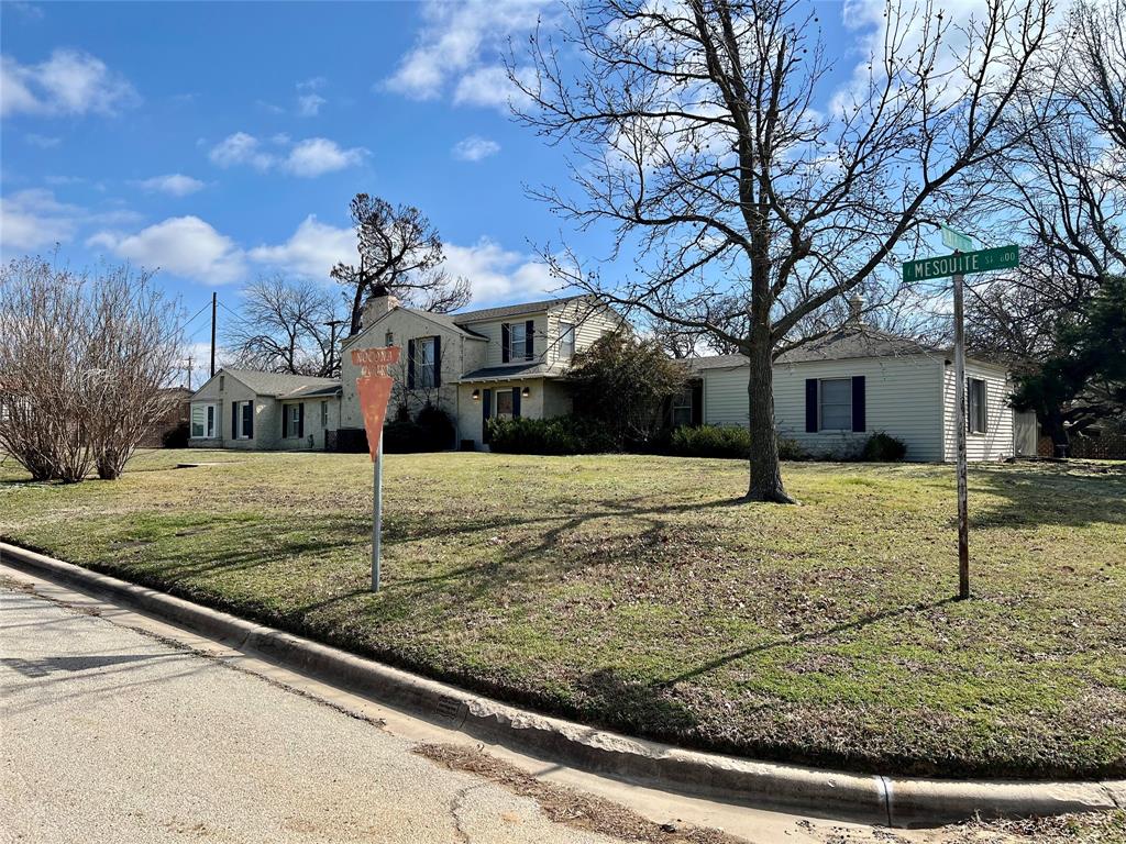 800 E Mesquite Street Property Photo