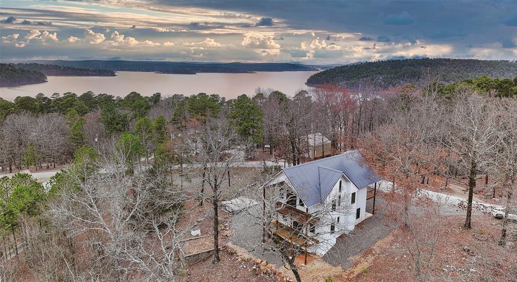 283 Lake Village Drive Property Photo 2