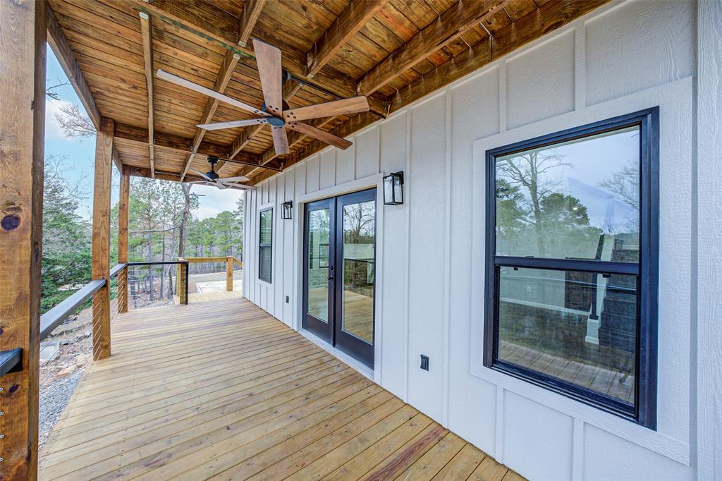 283 Lake Village Drive Property Photo 7