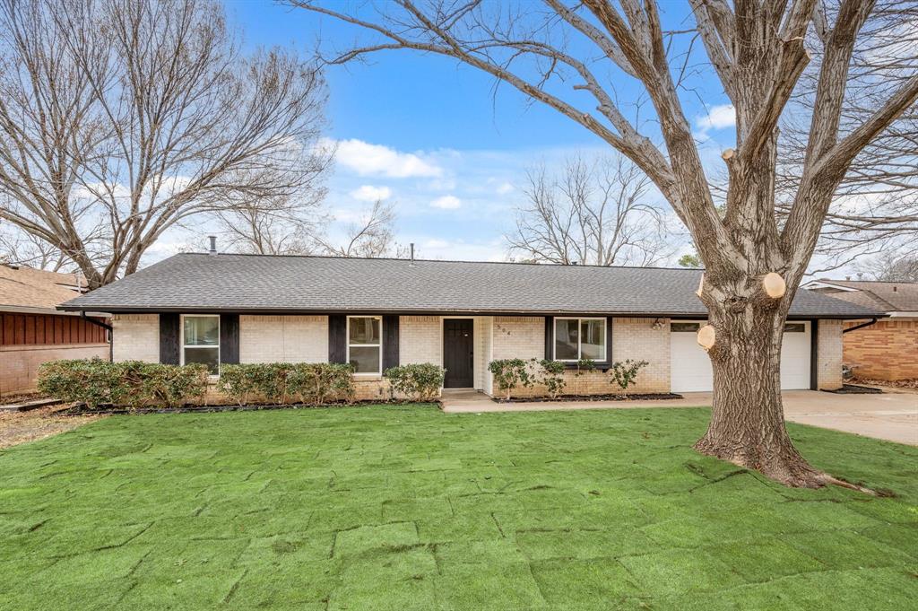 504 Oakwood Drive Property Photo