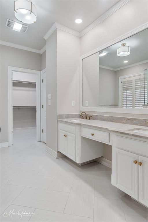 528 Hunters Run Property Photo 17