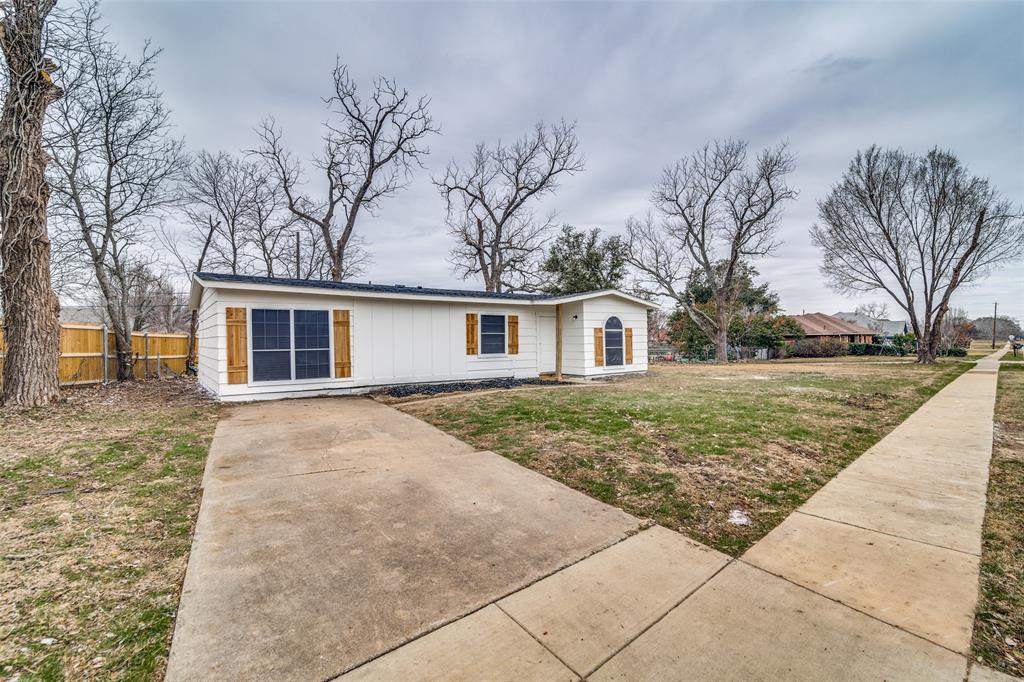 602 Willowbrook Drive Property Photo