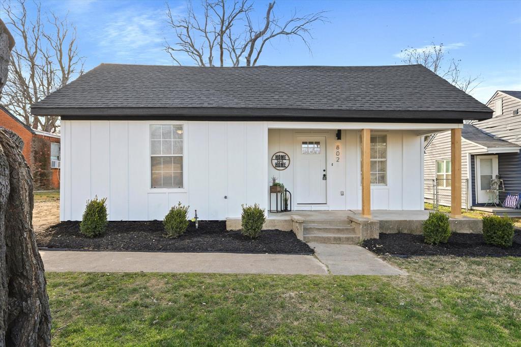 802 Lakey Street Property Photo