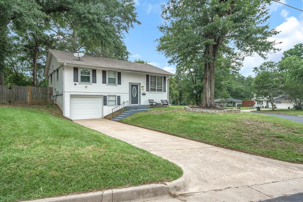 2444 Holley Street Property Photo