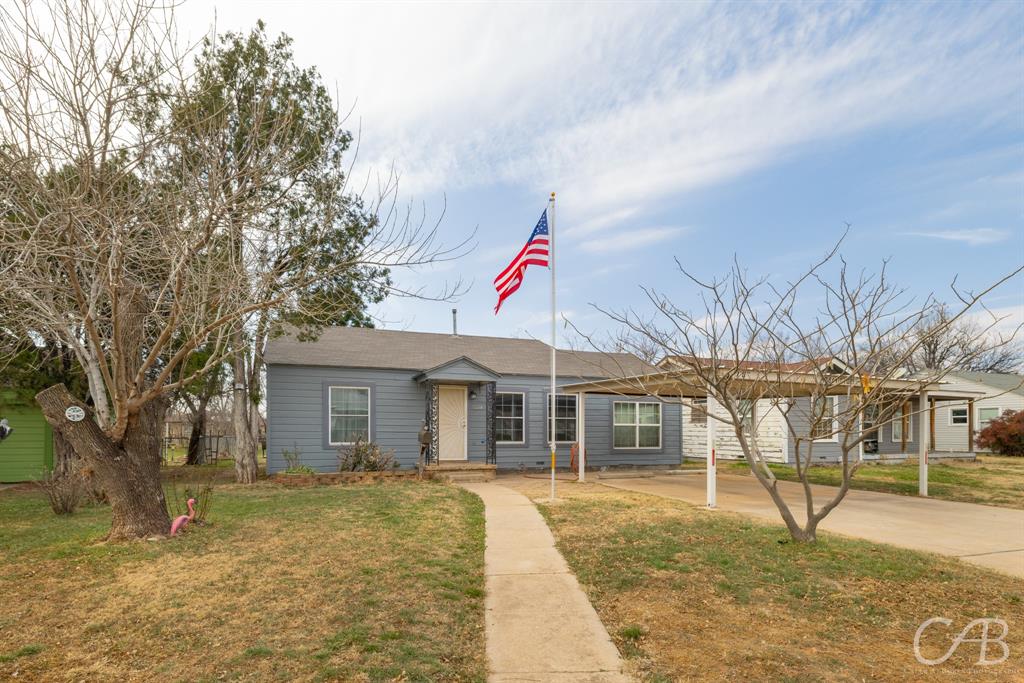 1234 Victoria Street Property Photo
