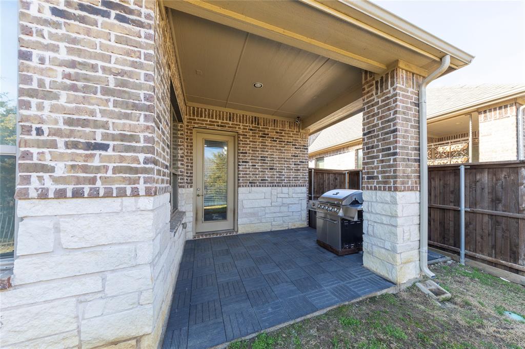 3721 Winchester Property Photo 4