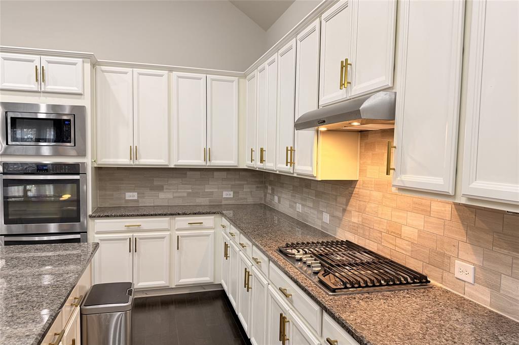 3721 Winchester Property Photo 6
