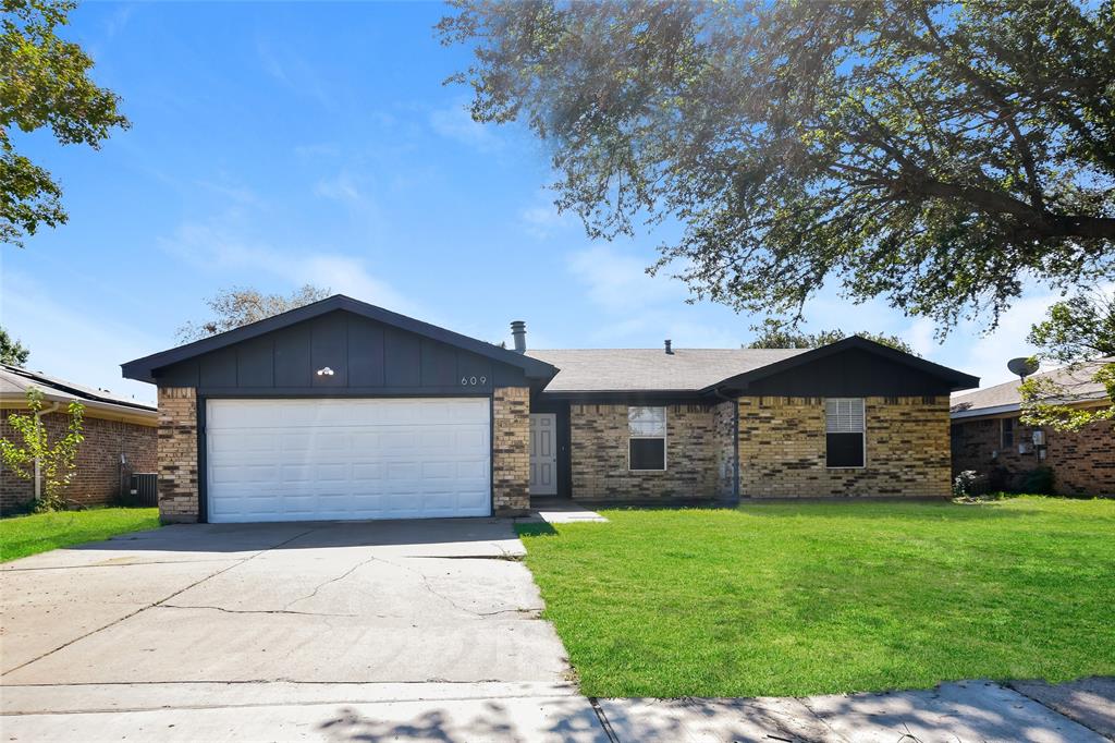 609 Royal Valley Drive Property Photo