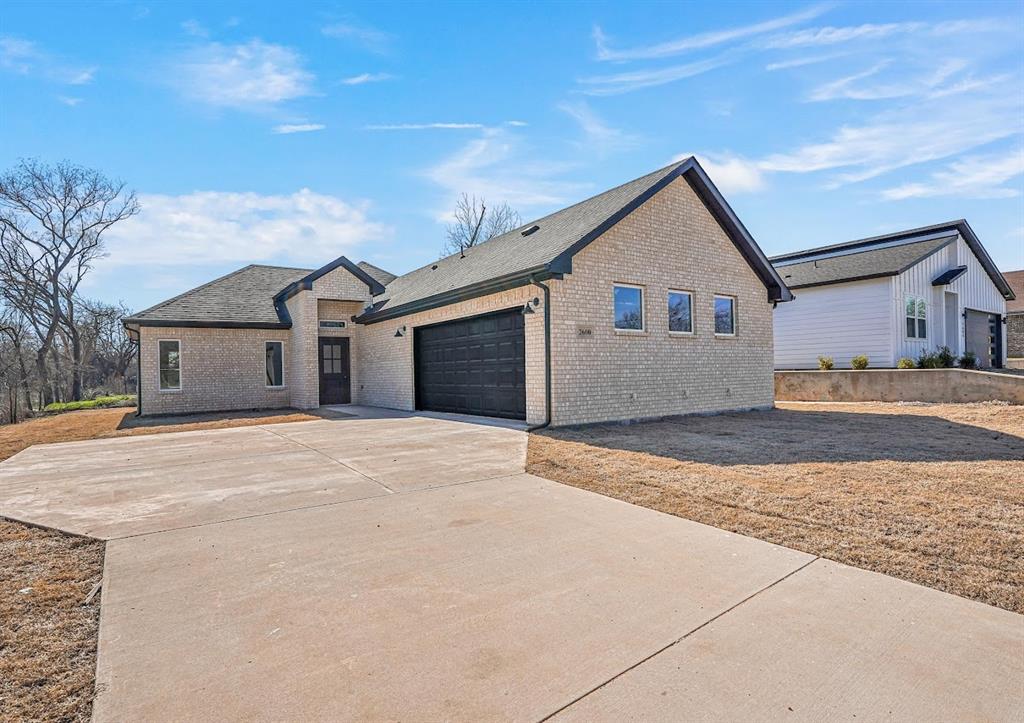 2600 Flora Lane Property Photo