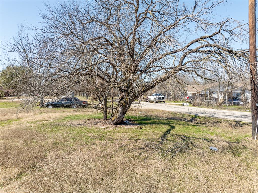 418 Mark Street Property Photo 3