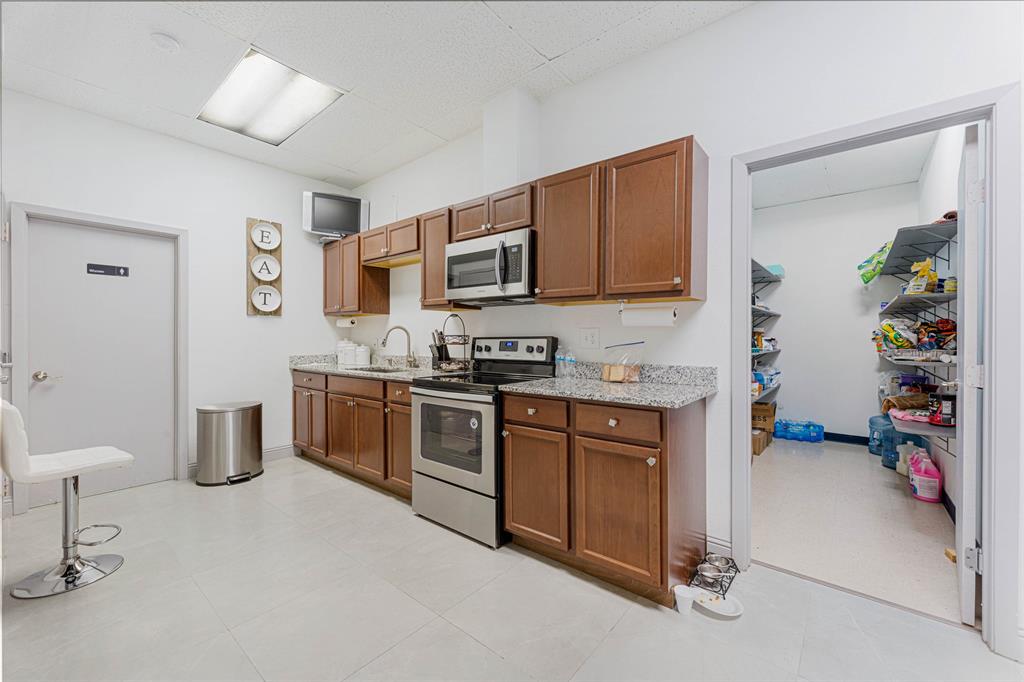 4059 Bryan Avenue 100 Property Photo 11