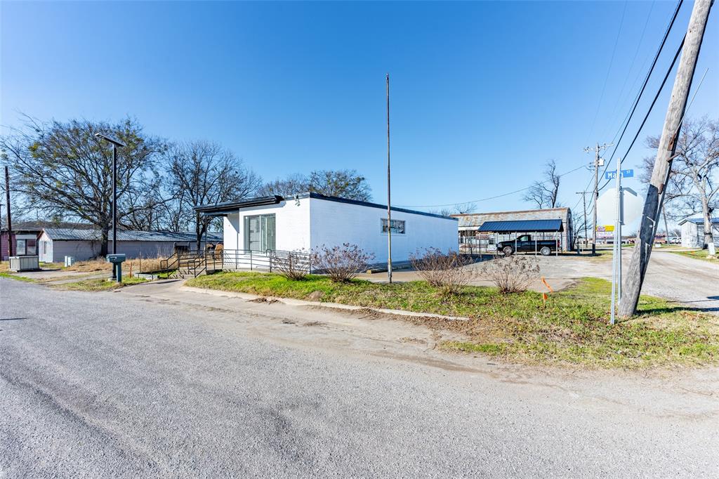201 Main Street Property Photo