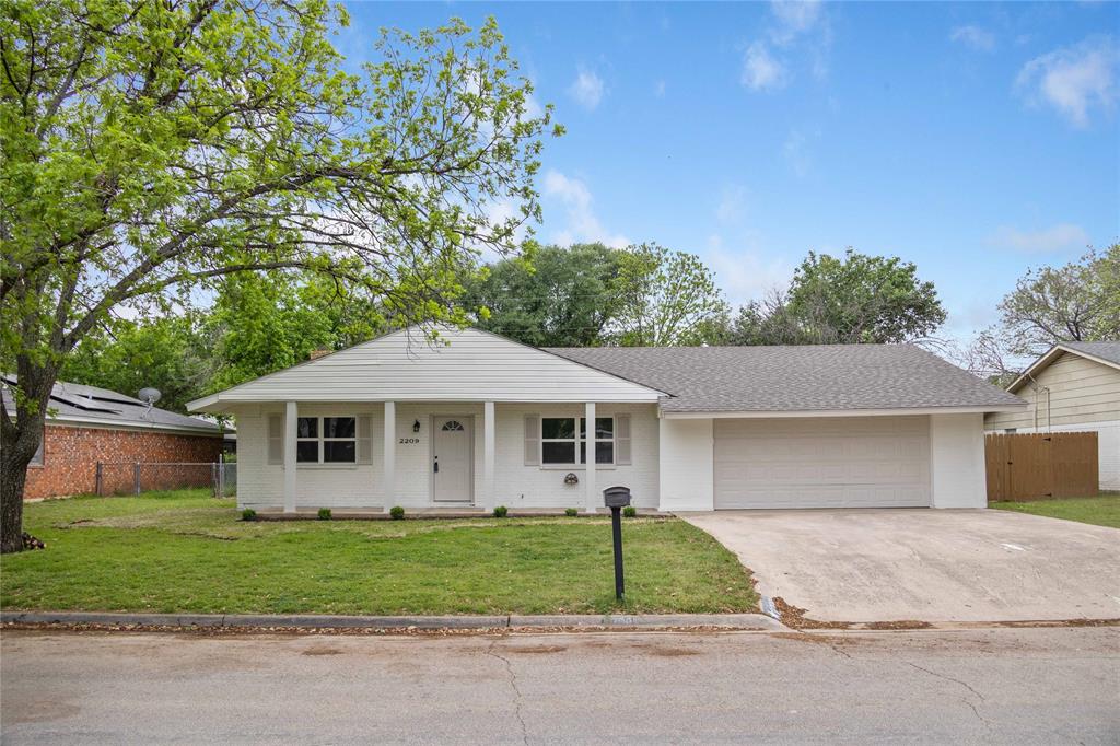 2209 9th Street Property Photo