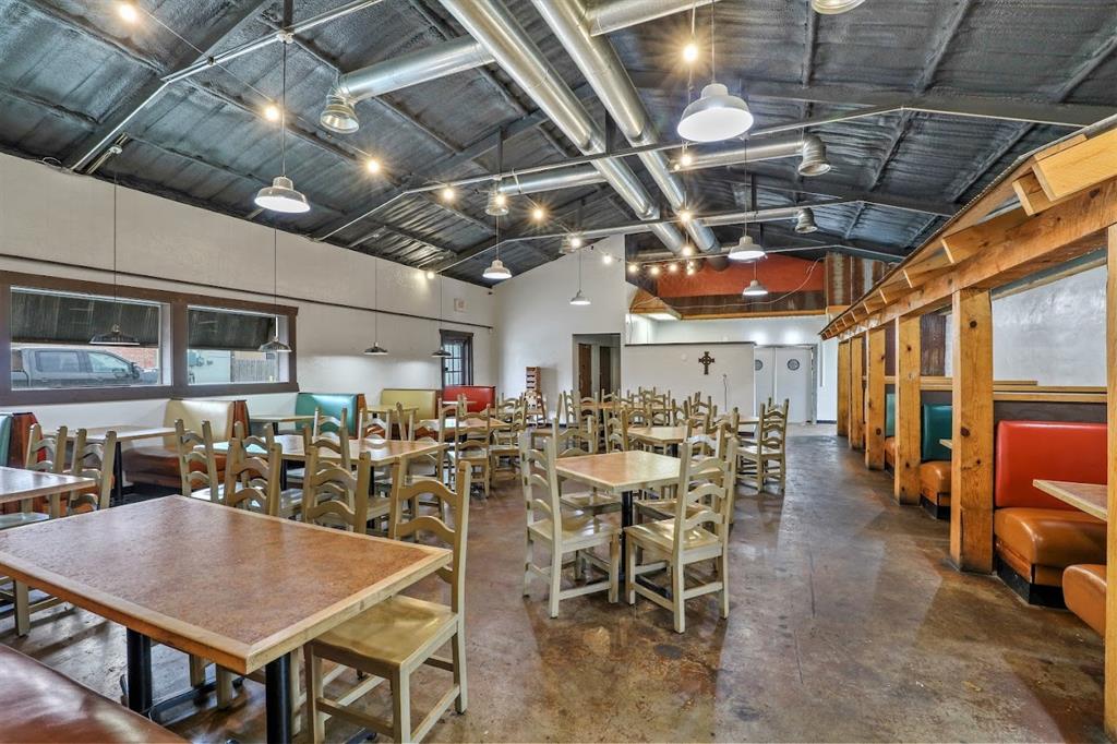 202 Main Street Property Photo