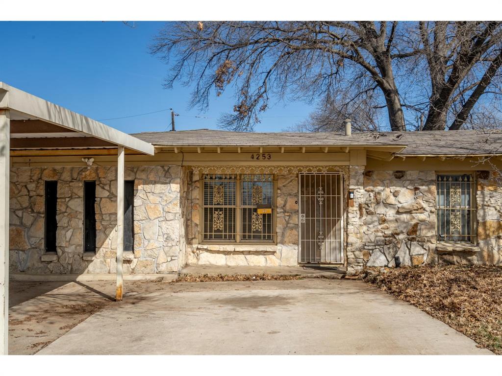 4253 Killian Street Property Photo 2