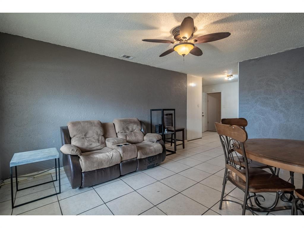 4253 Killian Street Property Photo 5