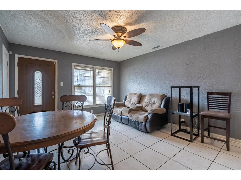 4253 Killian Street Property Photo 6