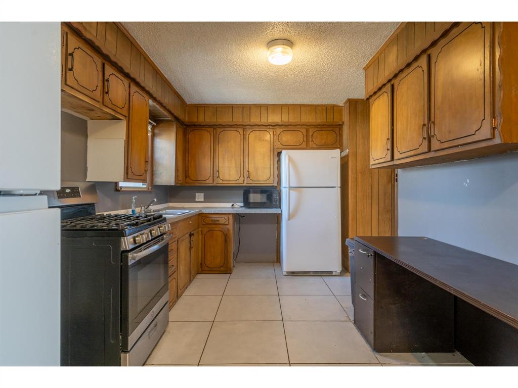 4253 Killian Street Property Photo 7