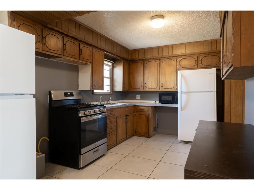 4253 Killian Street Property Photo 8