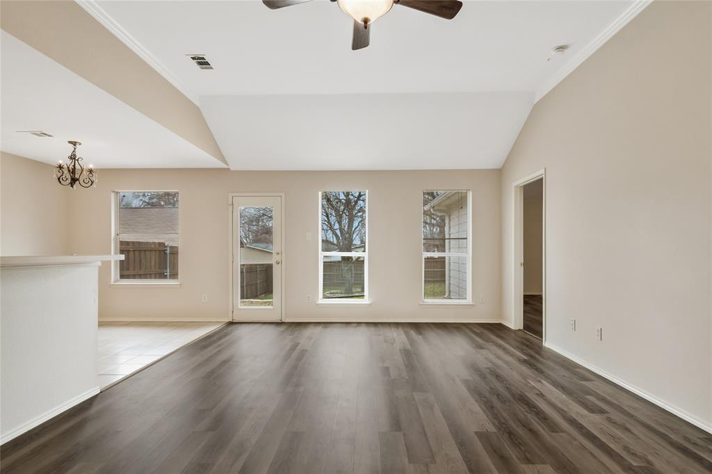 3733 Oak Street Property Photo