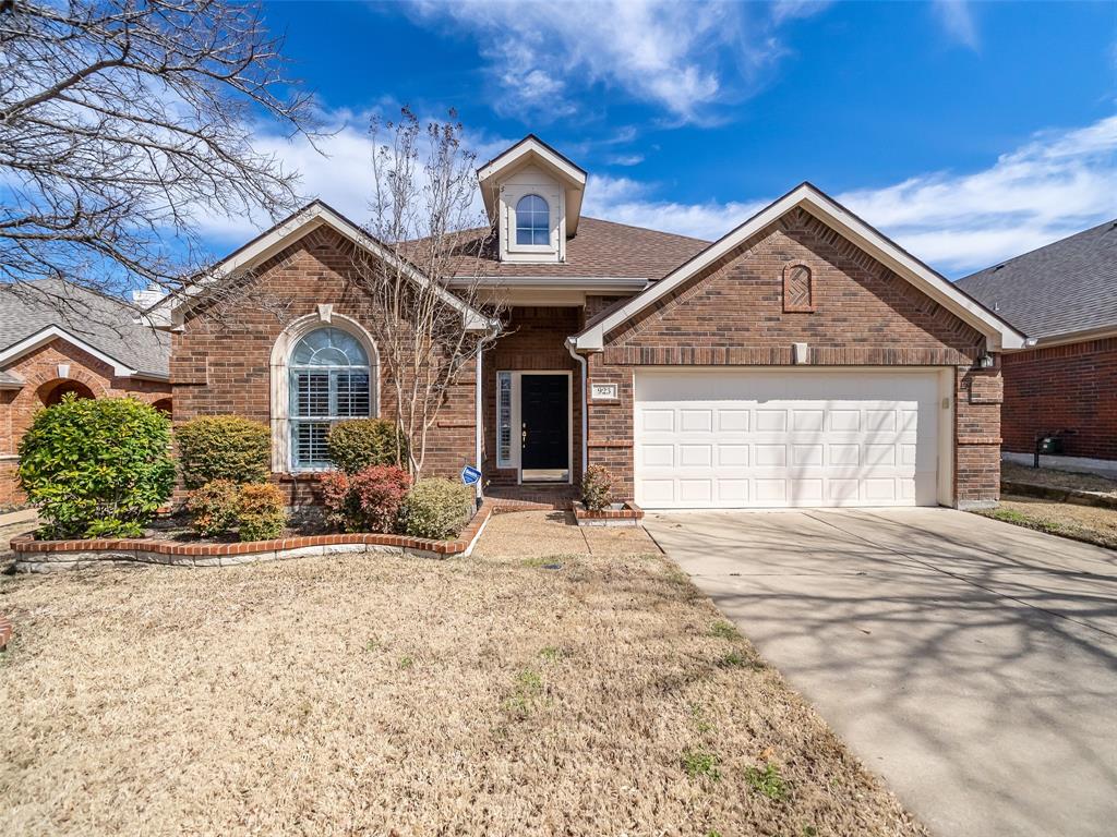 923 Sycamore Court Property Photo
