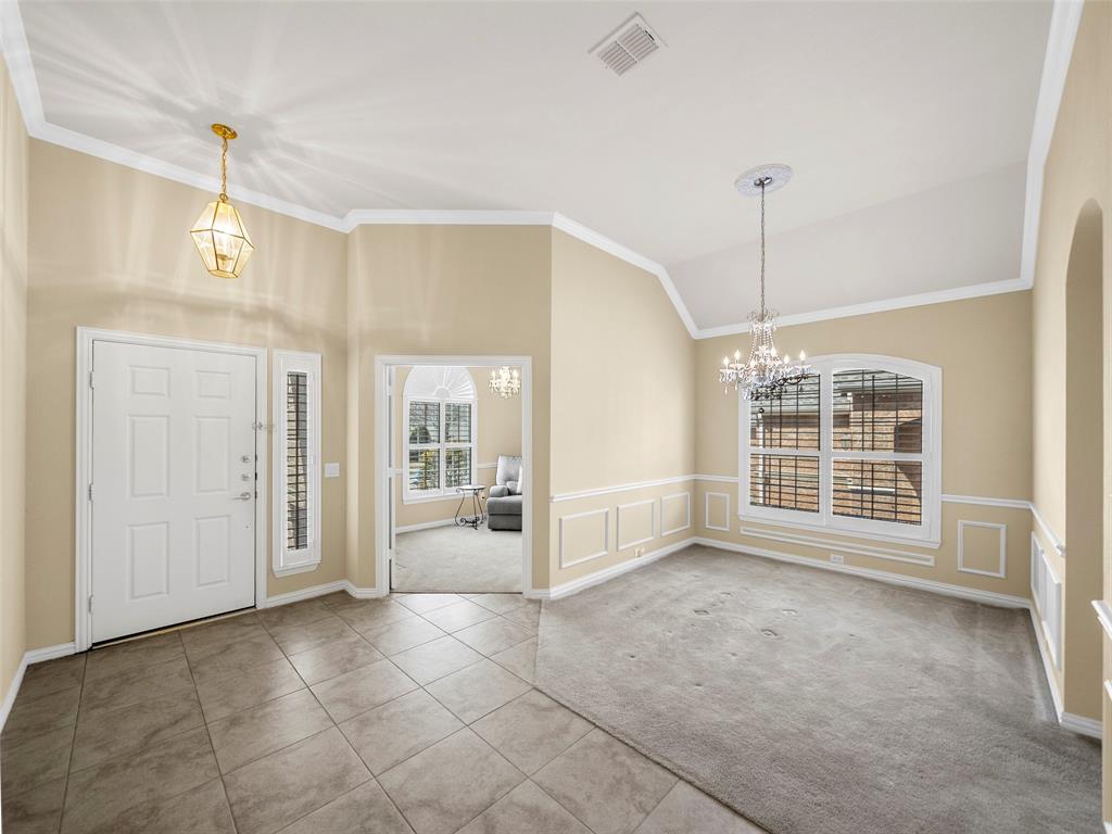 923 Sycamore Court Property Photo 2