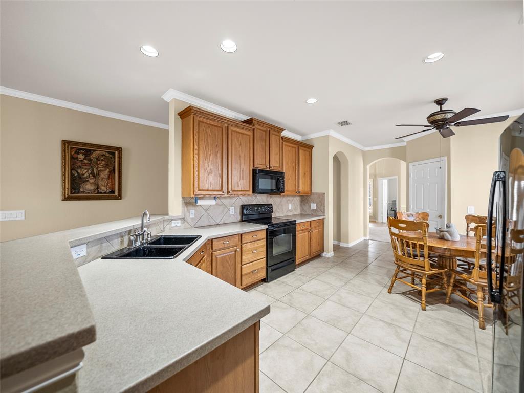 923 Sycamore Court Property Photo 10