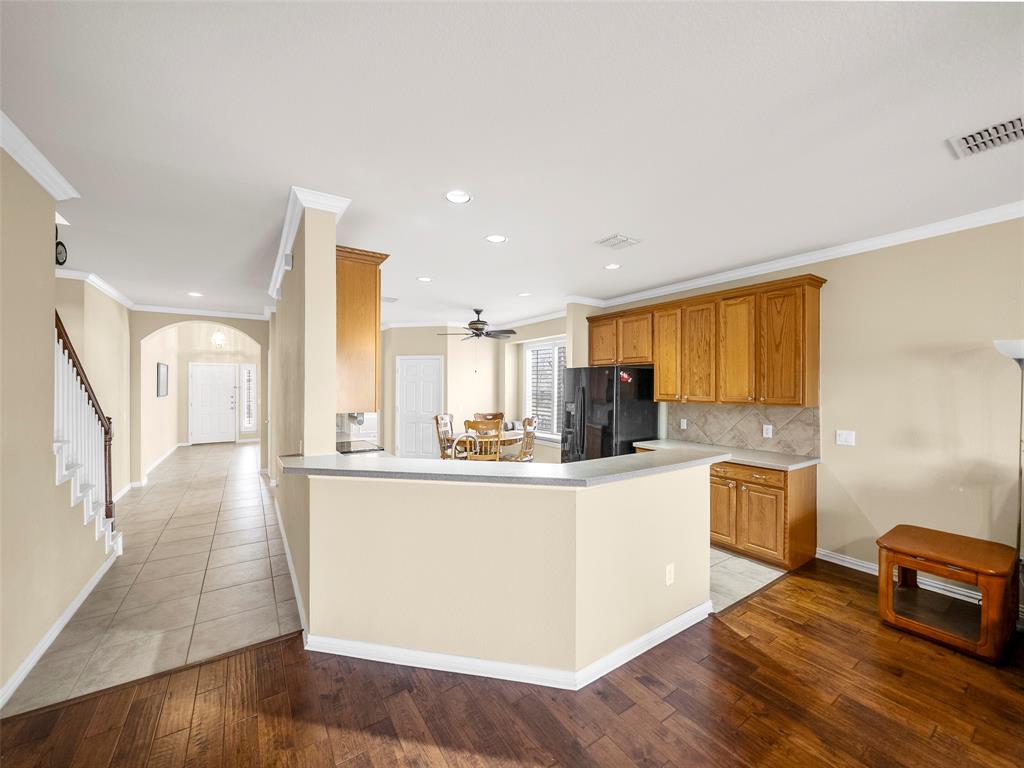 923 Sycamore Court Property Photo 12