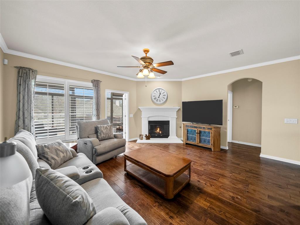 923 Sycamore Court Property Photo 15