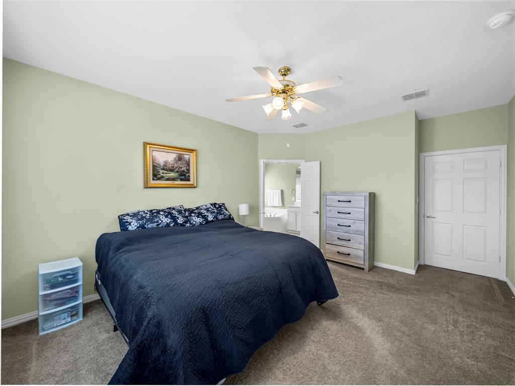 923 Sycamore Court Property Photo 17