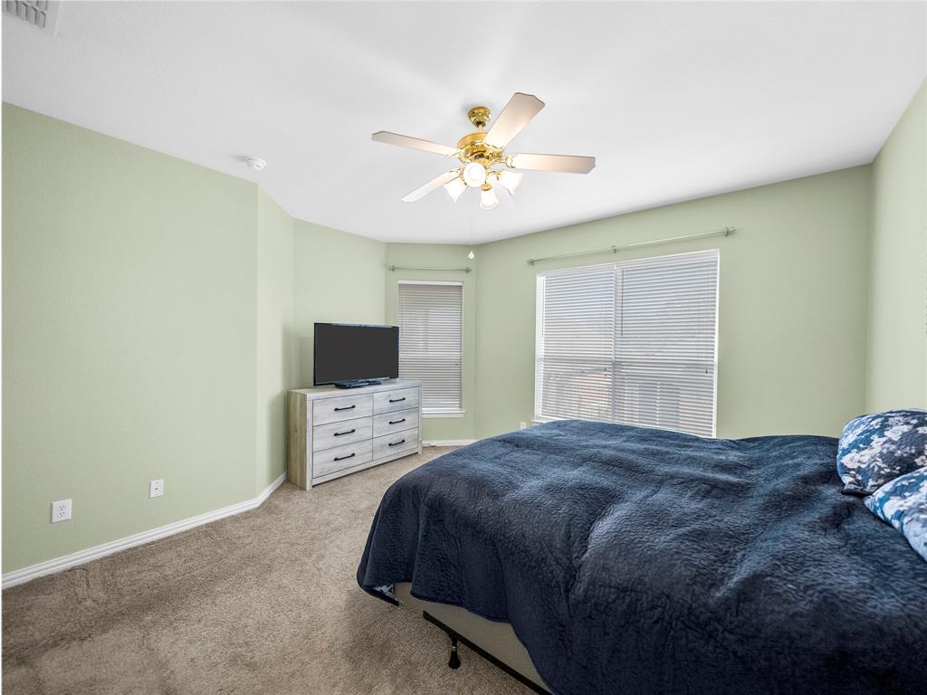 923 Sycamore Court Property Photo 18