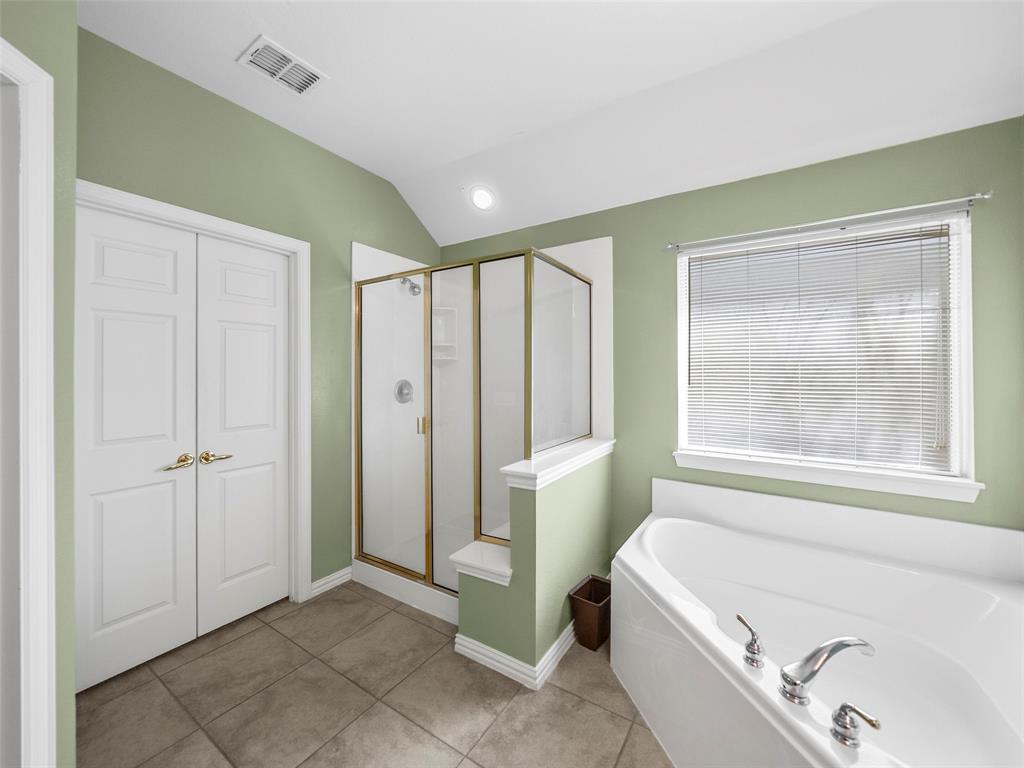 923 Sycamore Court Property Photo 21