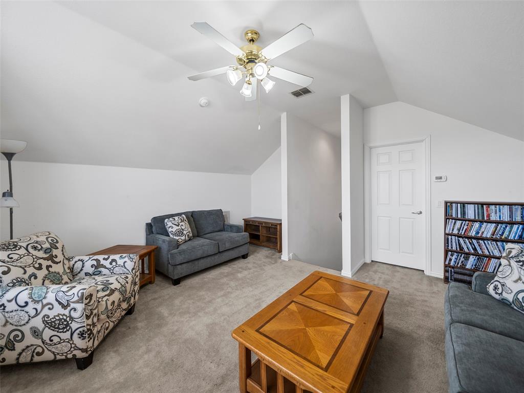 923 Sycamore Court Property Photo 27