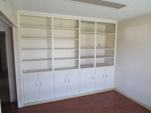 2408 Coggin Avenue Property Photo 7