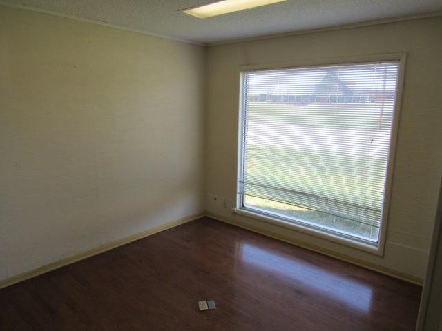 2408 Coggin Avenue Property Photo 8