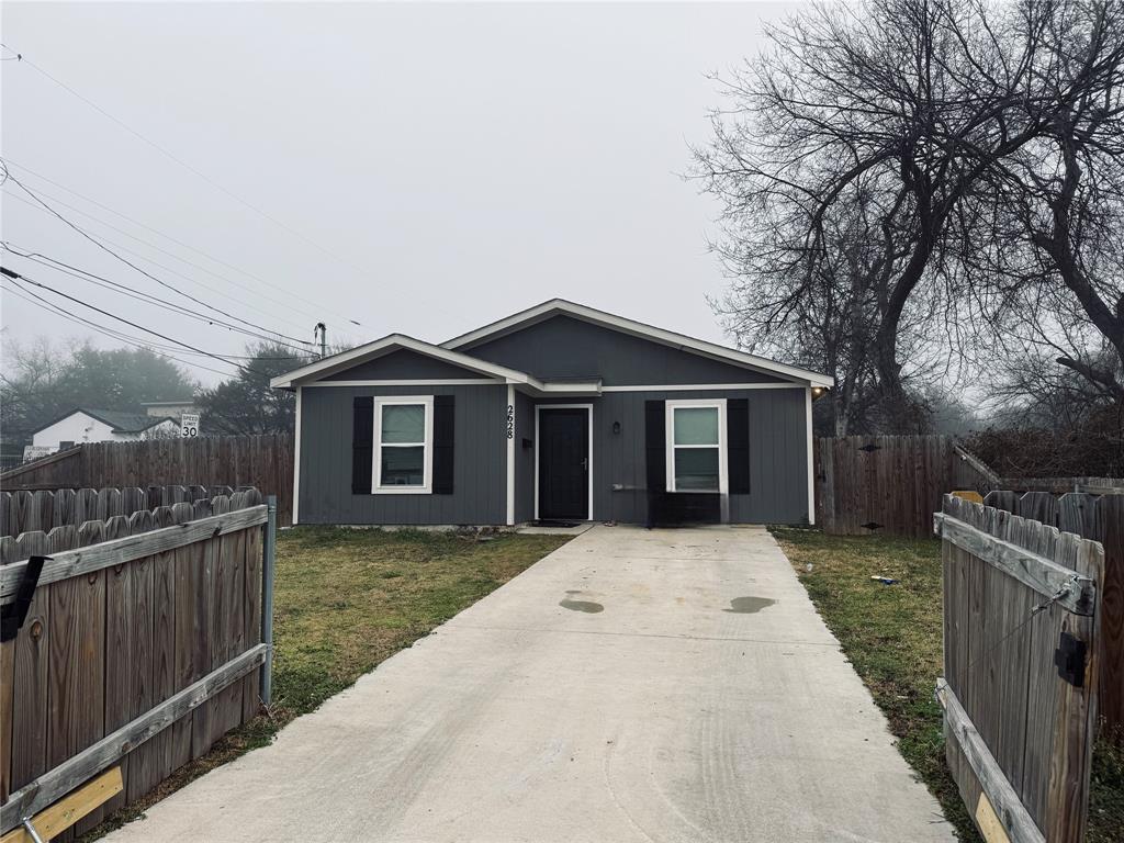 2628 Lagow Street Property Photo