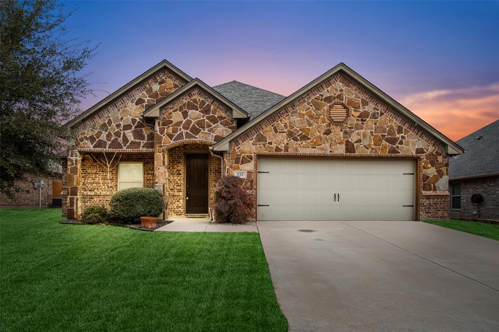 117 Donna Circle Property Photo 3