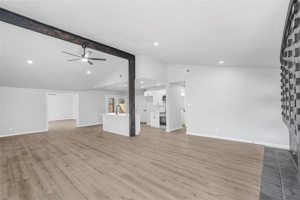 2409 Scotswood Drive Property Photo 2