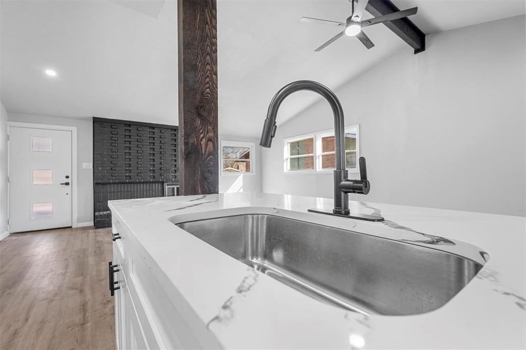 2409 Scotswood Drive Property Photo 6