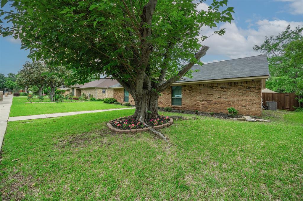 1916 Maxwell Drive Property Photo 4