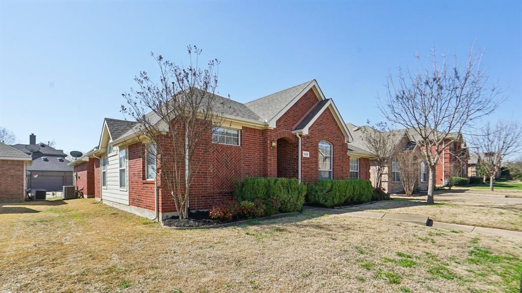 1528 Broadmoor Drive Property Photo 13