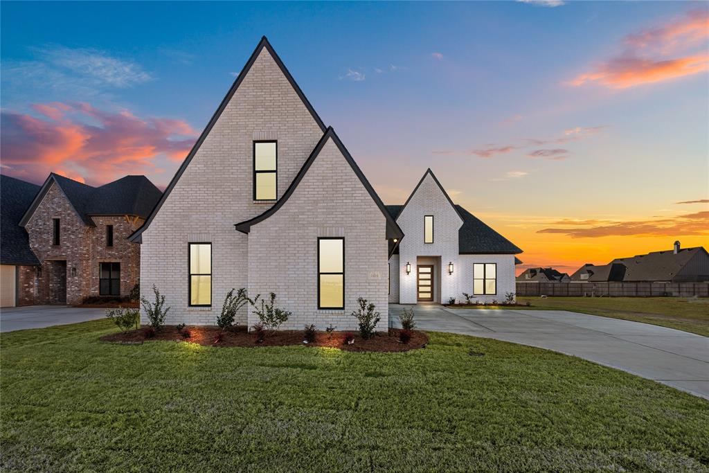 604 Danube Property Photo 1