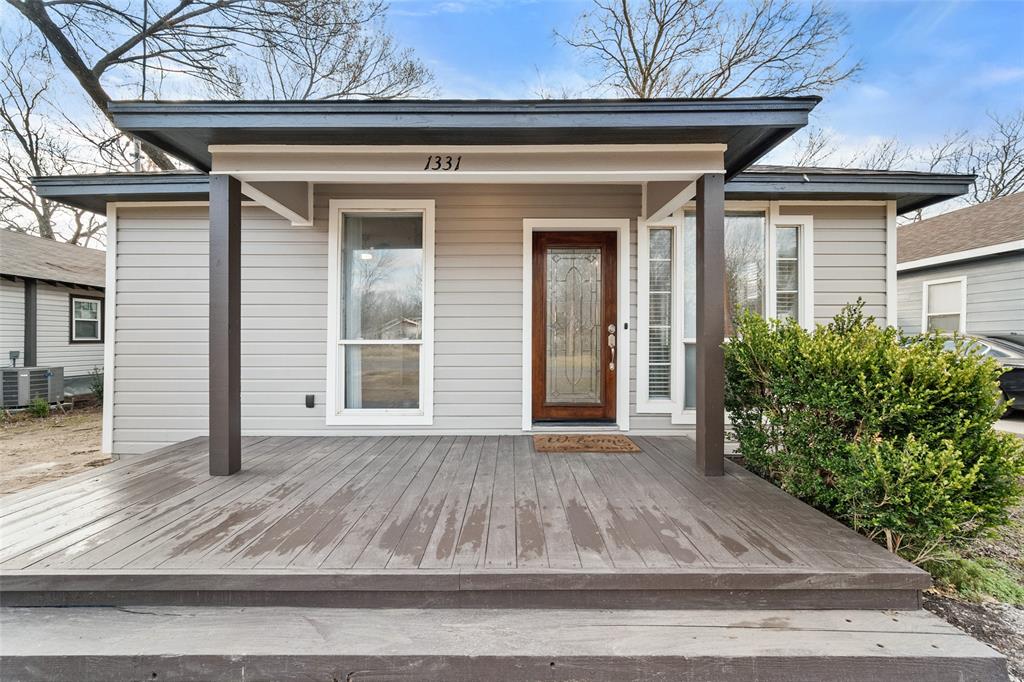 1331 W 13th Avenue Property Photo