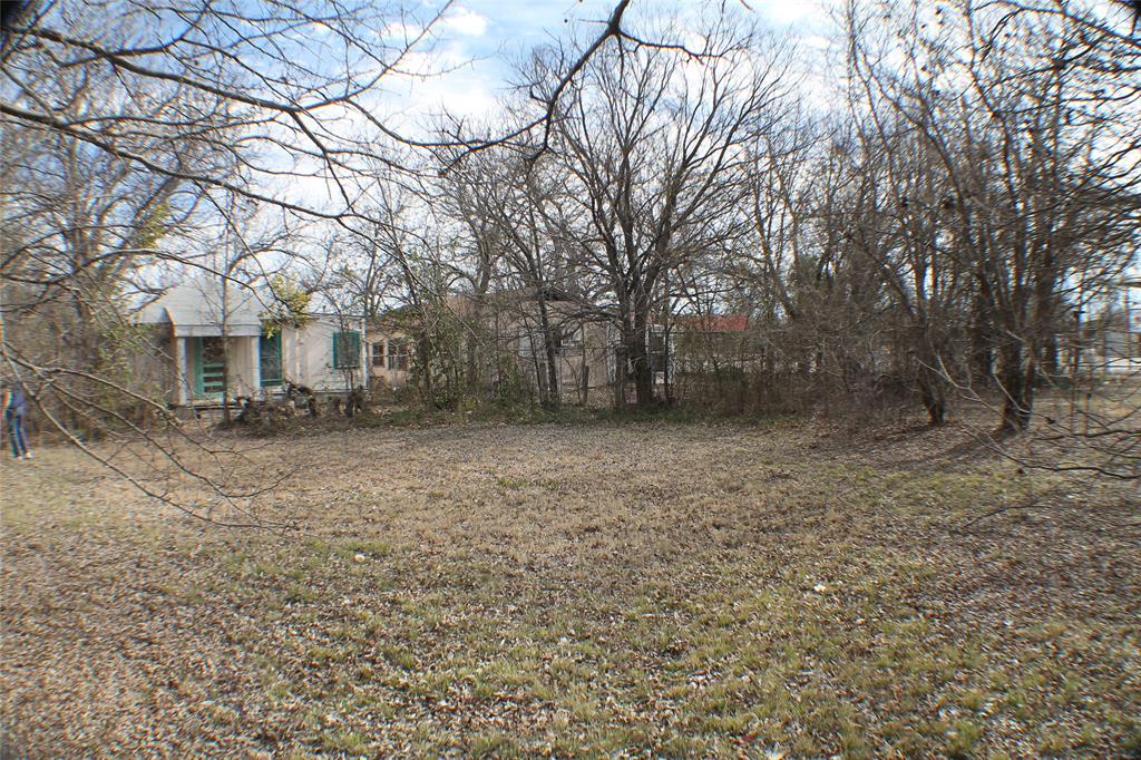 709 W Commerce Property Photo 11