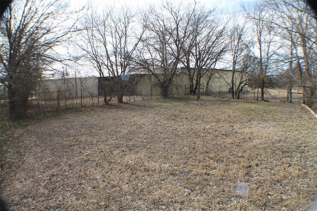 709 W Commerce Property Photo 13